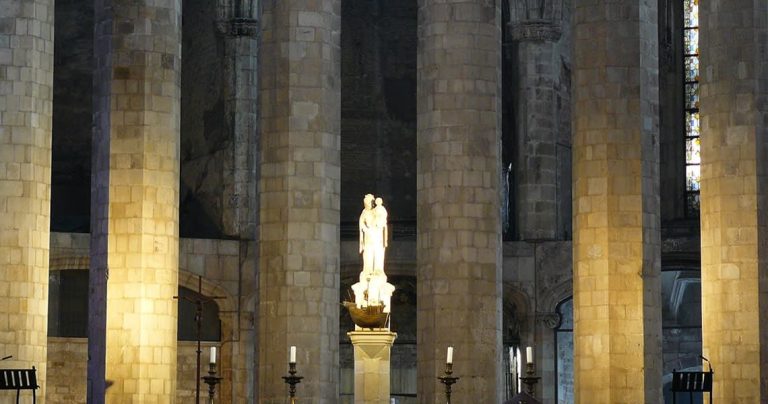 Santa Maria del Mar gothic church in El Born neighborhood, Barcelona.