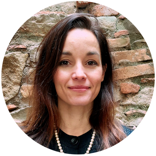 This is Esther your back office and customer support at BrightSide Tours. Guia em español y catalán en Barcelona Esther.