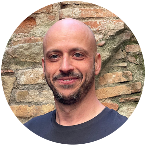 This is Pablo, french speaking sightseeing expert in Barcelona. Guide francophone a Barcelone Pablo.